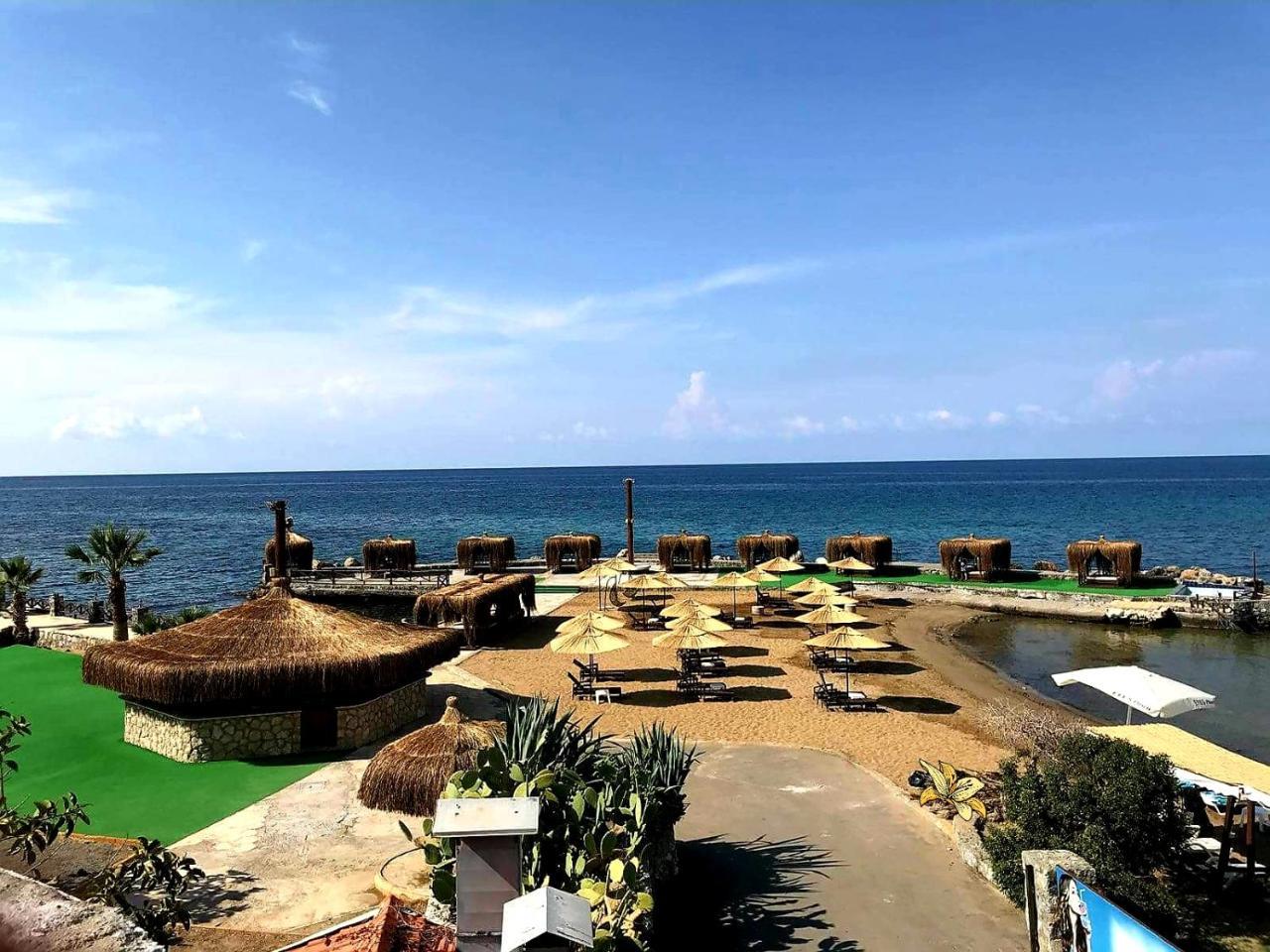 Celebrity Hotel Lapithos  Exterior photo